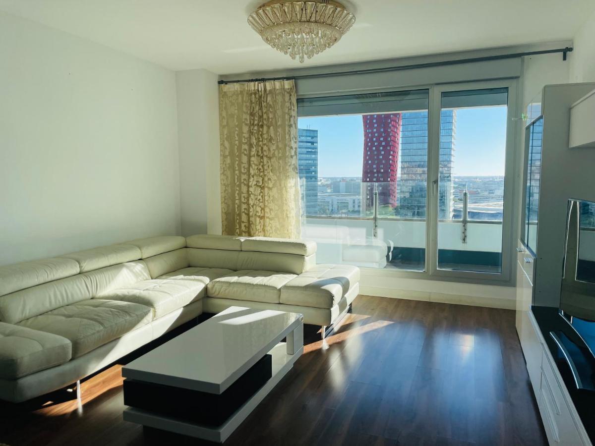Fira De Barcelona City View Apartment With Garage Parking ロスピタレート・デ・リョブレガート エクステリア 写真