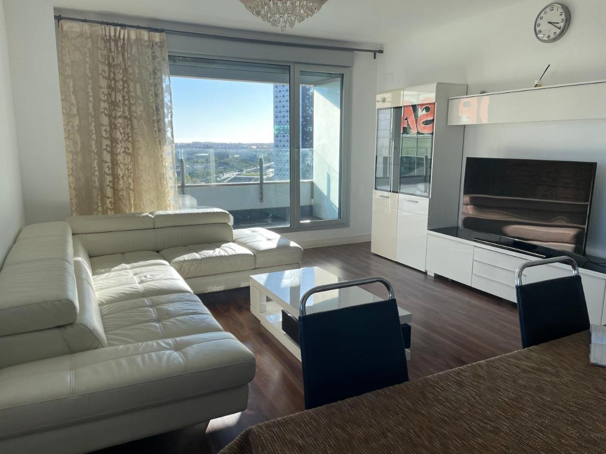 Fira De Barcelona City View Apartment With Garage Parking ロスピタレート・デ・リョブレガート エクステリア 写真