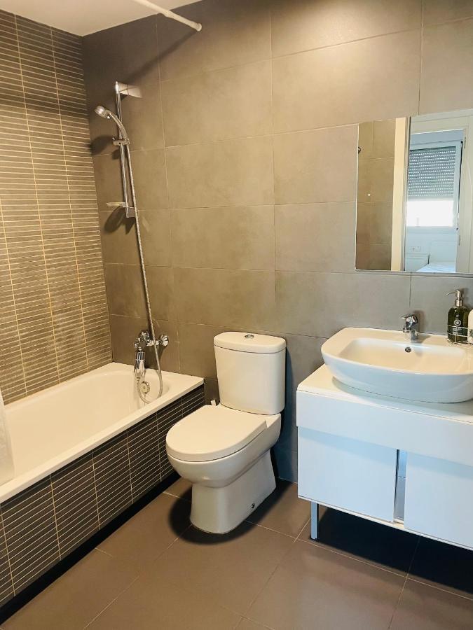 Fira De Barcelona City View Apartment With Garage Parking ロスピタレート・デ・リョブレガート エクステリア 写真