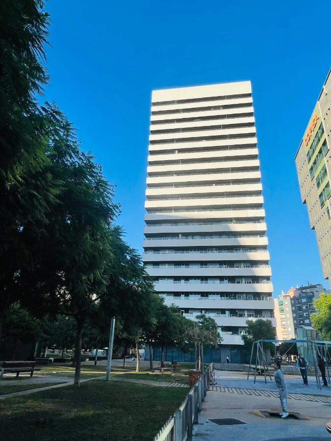 Fira De Barcelona City View Apartment With Garage Parking ロスピタレート・デ・リョブレガート エクステリア 写真